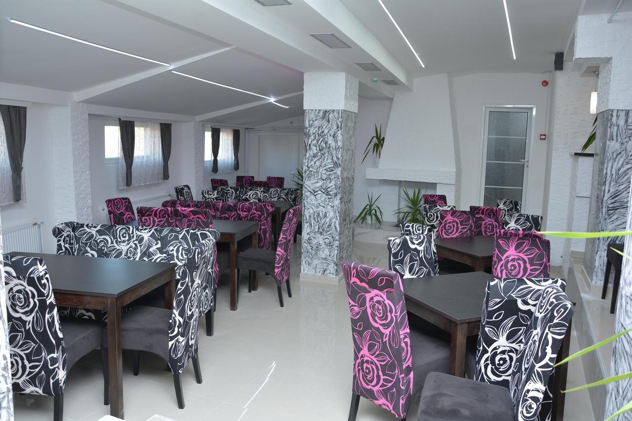 Bed and Breakfast Prenociste Bojan 017 Вранє Екстер'єр фото