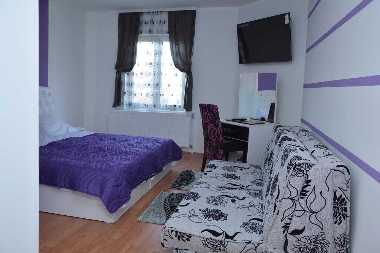 Bed and Breakfast Prenociste Bojan 017 Вранє Екстер'єр фото