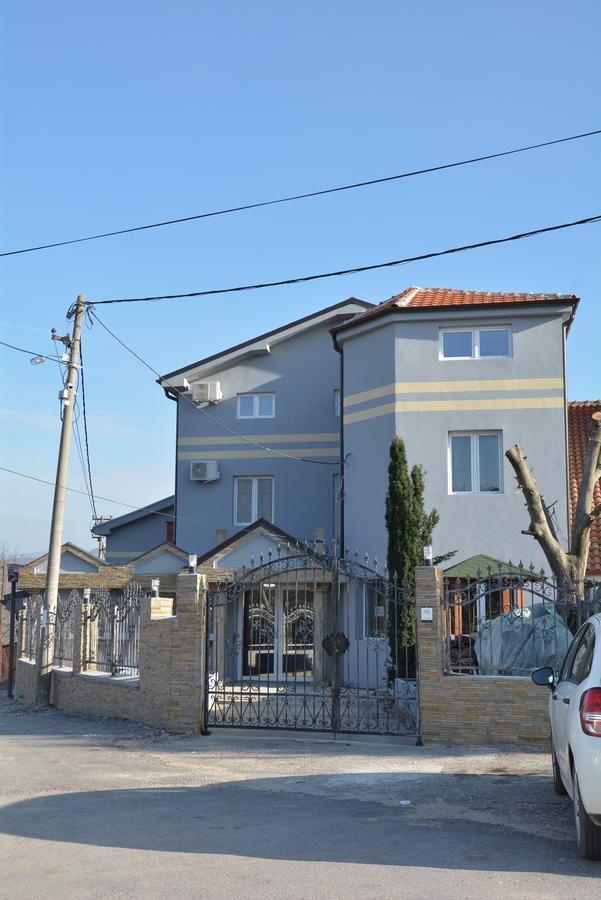 Bed and Breakfast Prenociste Bojan 017 Вранє Екстер'єр фото