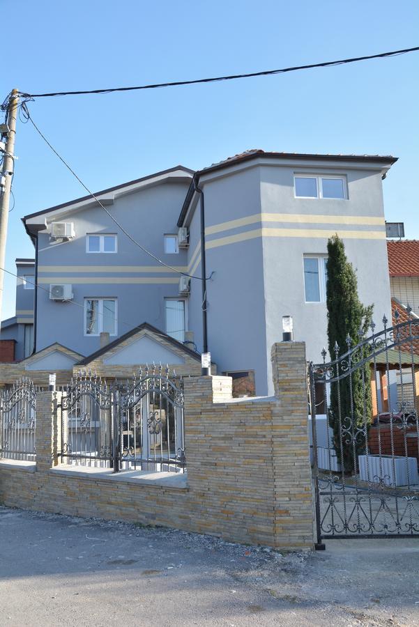 Bed and Breakfast Prenociste Bojan 017 Вранє Екстер'єр фото