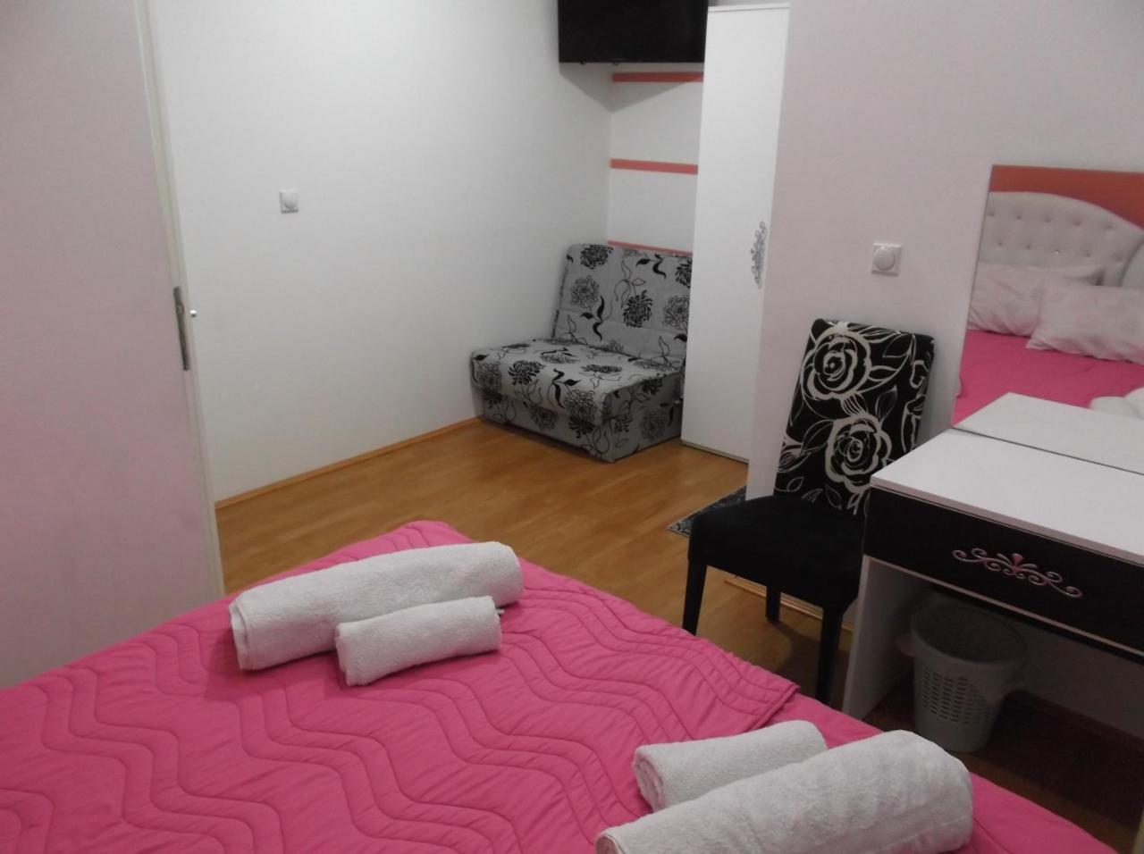 Bed and Breakfast Prenociste Bojan 017 Вранє Екстер'єр фото